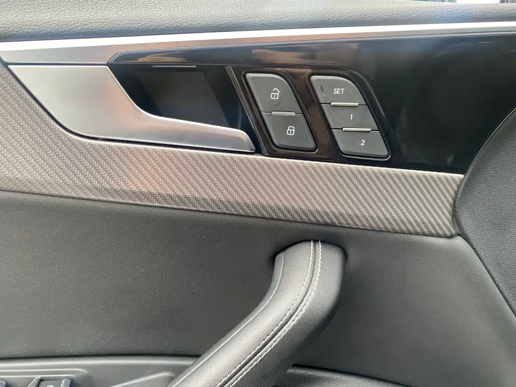 Audi Audi A4L 2023 40 TFSI quattro Luxury Dynamic Model 2023 - thumbnail 10
