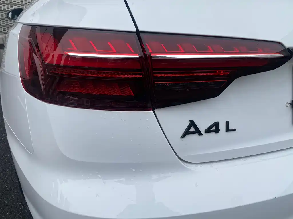 Audi Audi A4L 2023 40 TFSI quattro Luxury Dynamic Model 2023 - thumbnail 15