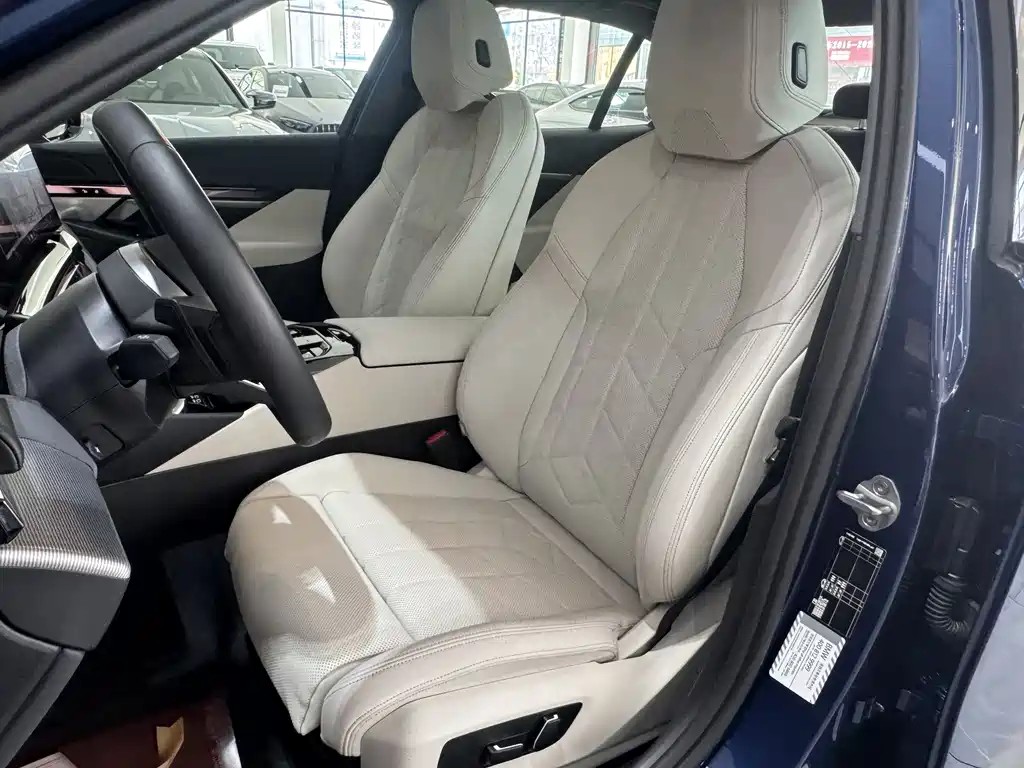 BMW BMW 5 Series Import 2024 Model 525i M Sport Package 2025 - thumbnail 6