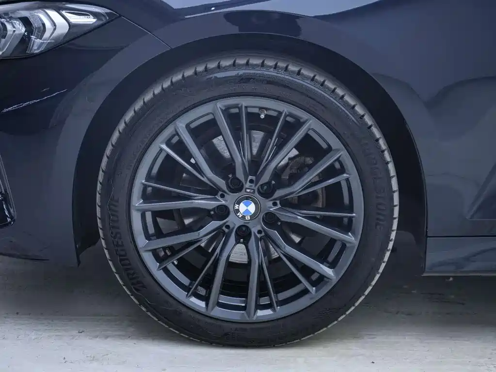 BMW BMW 3 Series 2023 325Li M Sport Shadow Night Package 2023 - thumbnail 8