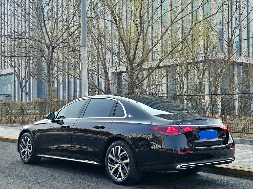 Mercedes-Benz Mercedes-Benz E-Class 2025 E 300 L Fashion Edition 2025 - thumbnail 3
