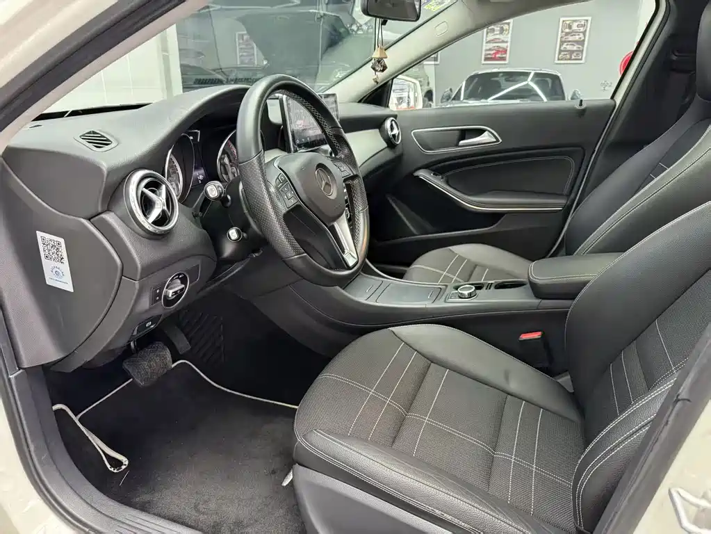 Mercedes-Benz Mercedes-Benz GLA 200 2015 Model Imported 2014 - thumbnail 9
