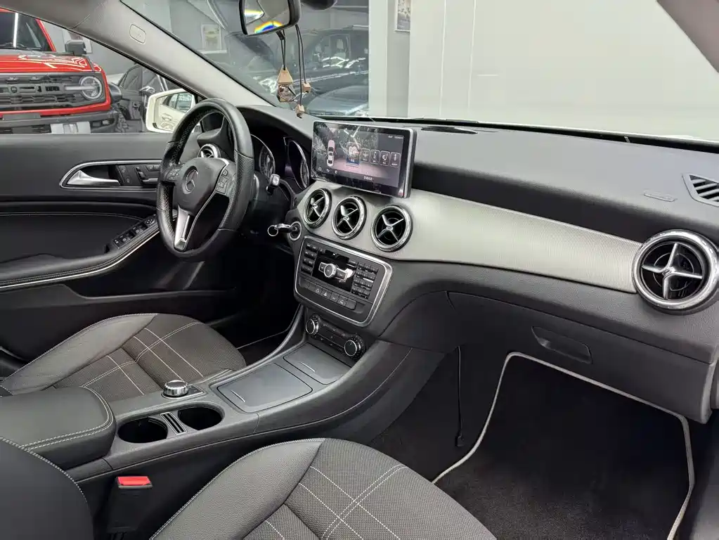 Mercedes-Benz Mercedes-Benz GLA 200 2015 Model Imported 2014 - thumbnail 15