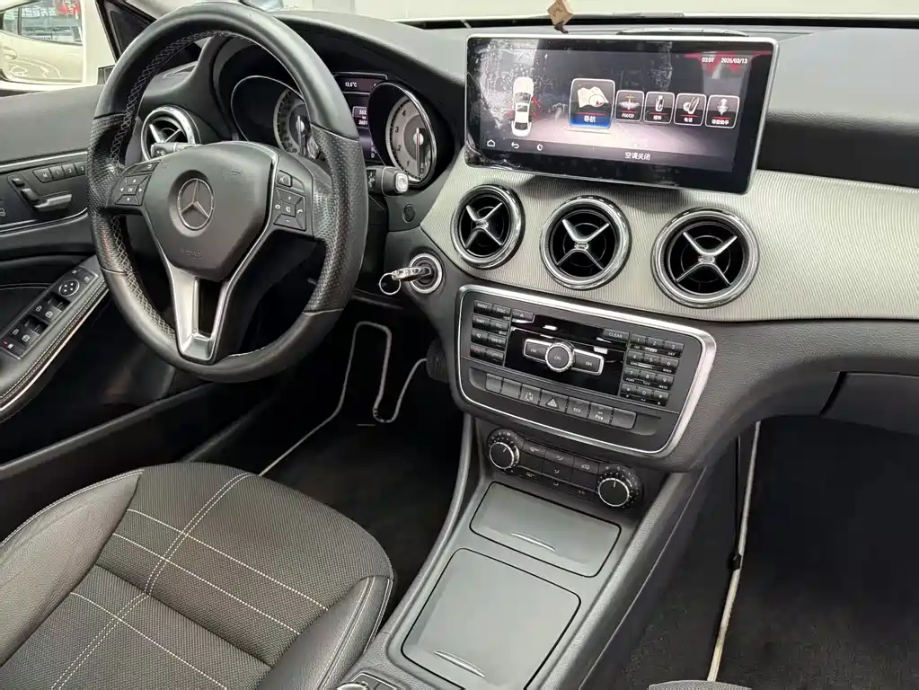 Mercedes-Benz Mercedes-Benz GLA 200 2015 Model Imported 2014 - thumbnail 16