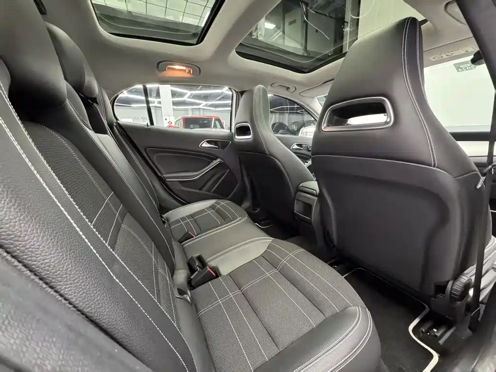Mercedes-Benz Mercedes-Benz GLA 200 2015 Model Imported 2014 - thumbnail 20
