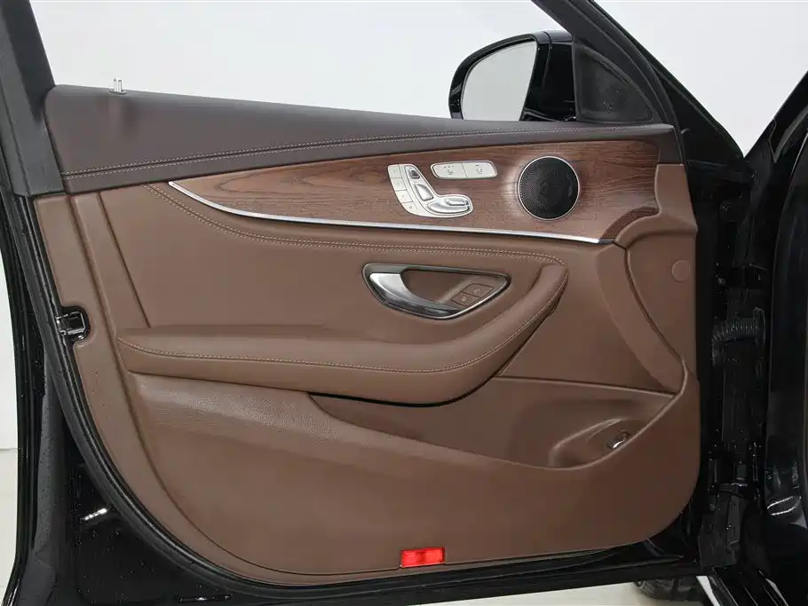 Mercedes-Benz Mercedes-Benz E-Class 2023 Model Year Facelift E 300 L Fashion Edition 2023 - thumbnail 17