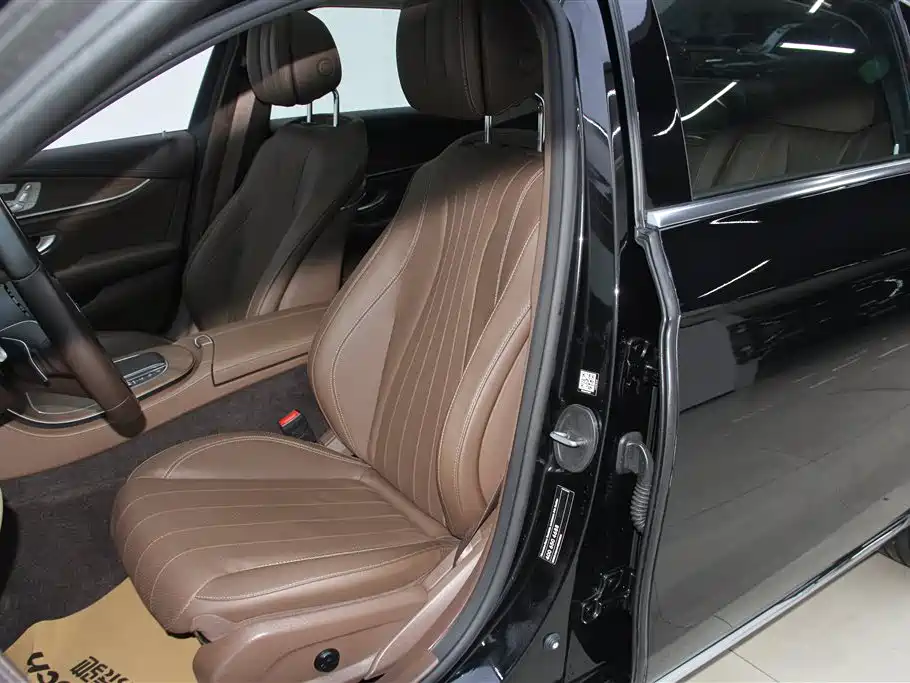 Mercedes-Benz Mercedes-Benz E-Class 2023 Model Year Facelift E 300 L Fashion Edition 2023 - thumbnail 18