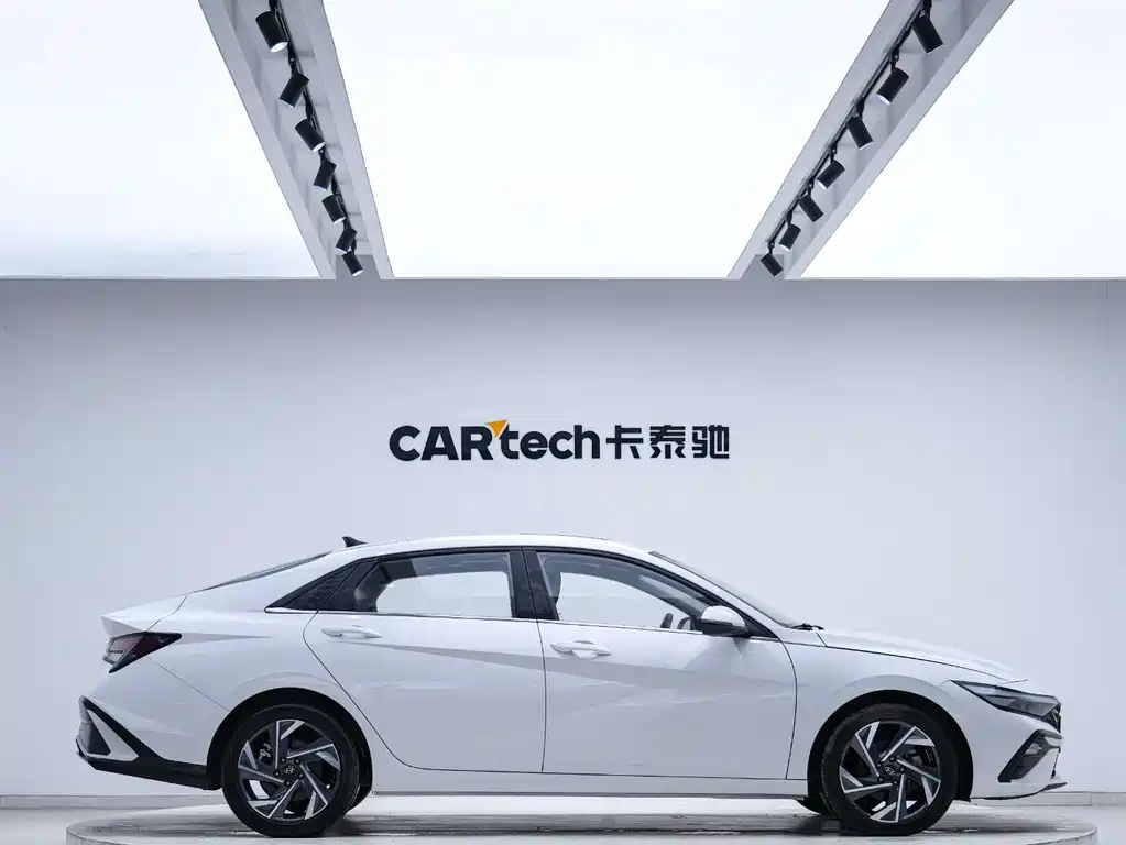 Hyundai Hyundai Elantra 2023 1.5L CVT GLX Elite Edition 2024 - thumbnail 2