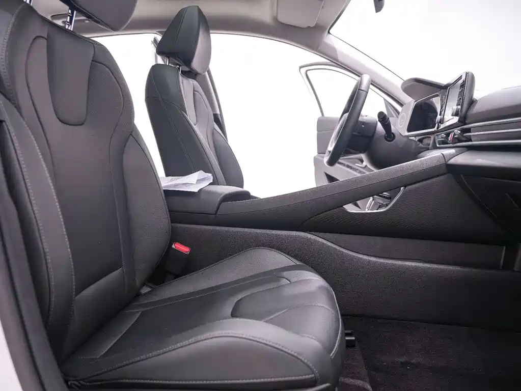 Hyundai Hyundai Elantra 2023 1.5L CVT GLX Elite Edition 2024 - thumbnail 26