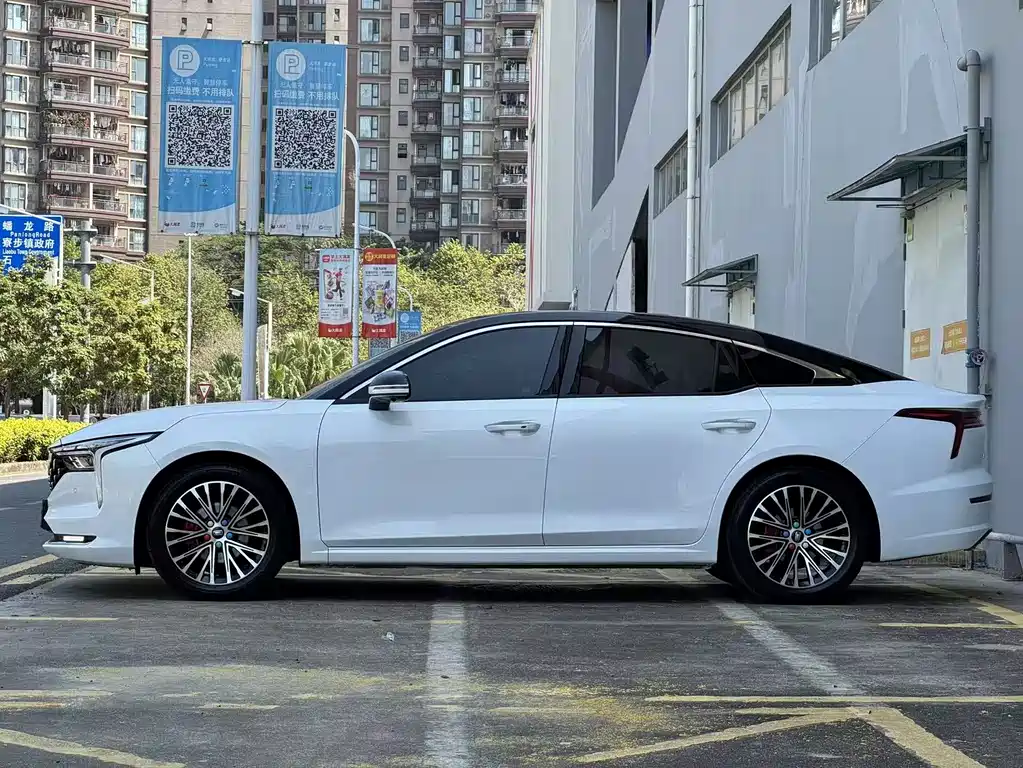 Bestune Bestune B70 2023 Model 3rd Generation 1.5T Automatic Comfort Edition 2023 - thumbnail 4