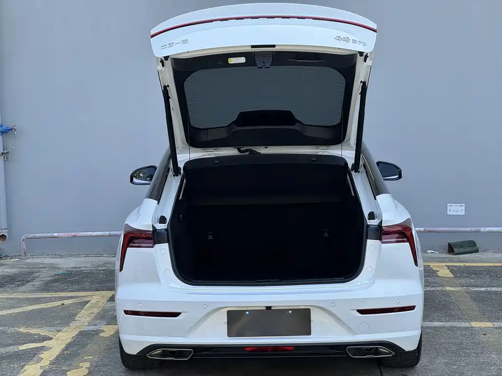 Bestune Bestune B70 2023 Model 3rd Generation 1.5T Automatic Comfort Edition 2023 - thumbnail 9