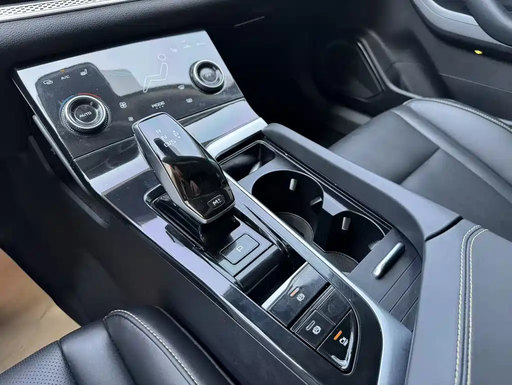 Bestune Bestune B70 2023 Model 3rd Generation 1.5T Automatic Comfort Edition 2023 - thumbnail 23