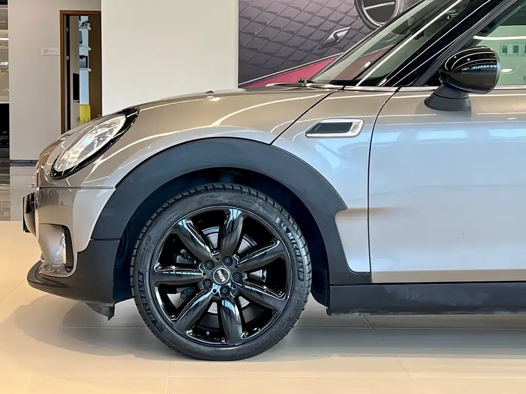 MINI MINI CLUBMAN 2016 Facelift 1.5T COOPER Connoisseur Edition 2018 - thumbnail 3