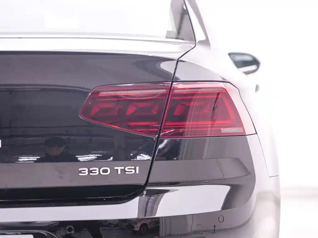 Volkswagen Magotan 2023 2 Million Units Anniversary Edition 330TSI DSG Luxury Model 2023 - thumbnail 20