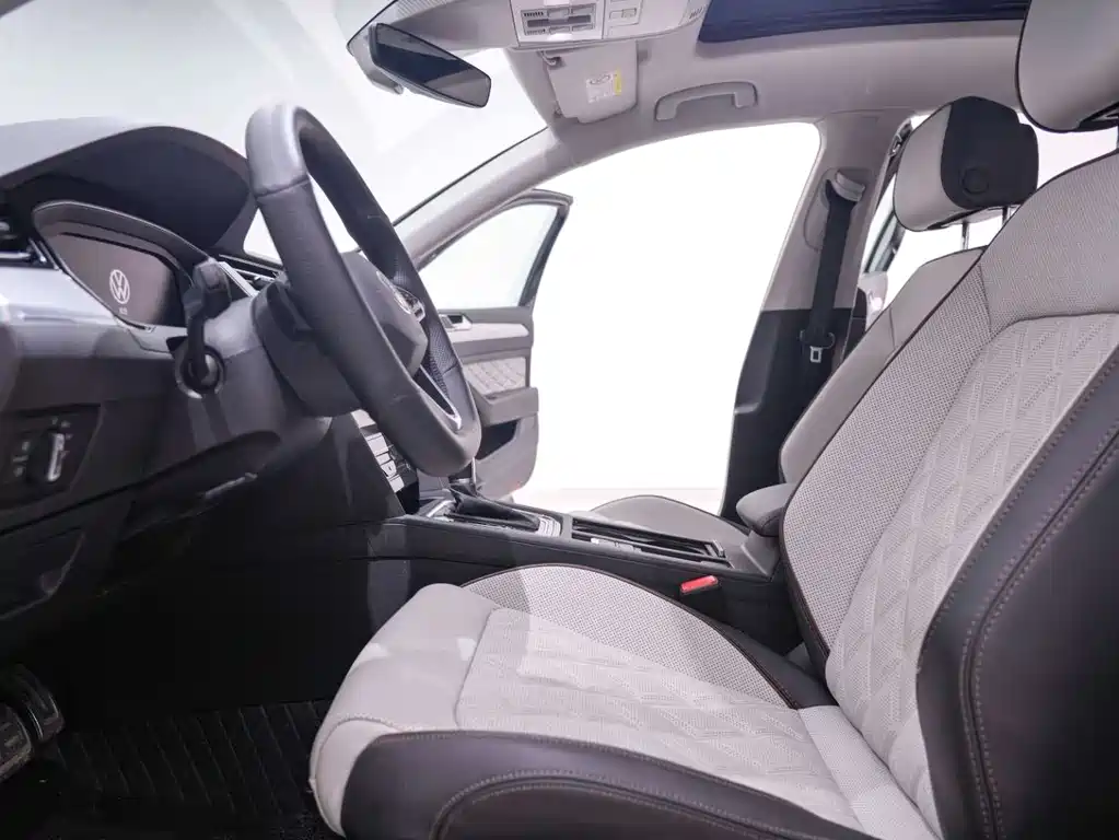 Volkswagen Magotan 2023 2 Million Units Anniversary Edition 330TSI DSG Luxury Model 2023 - thumbnail 26