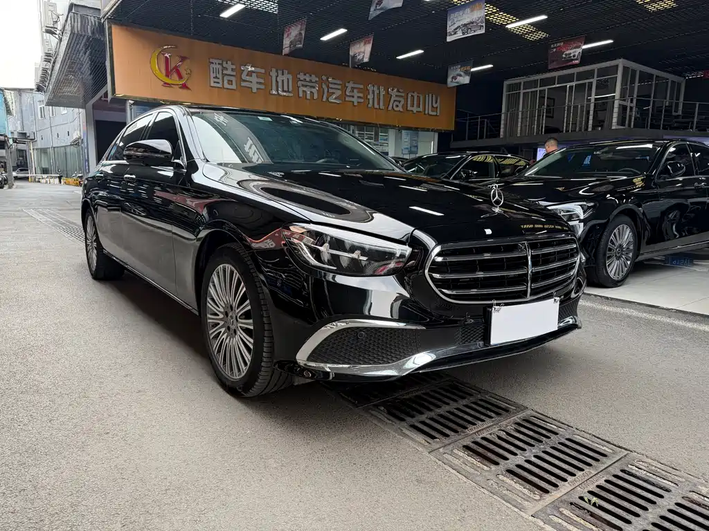Mercedes-Benz Mercedes-Benz E-Class 2023 Facelift E 300 L Fashion Edition 2023 - thumbnail 2