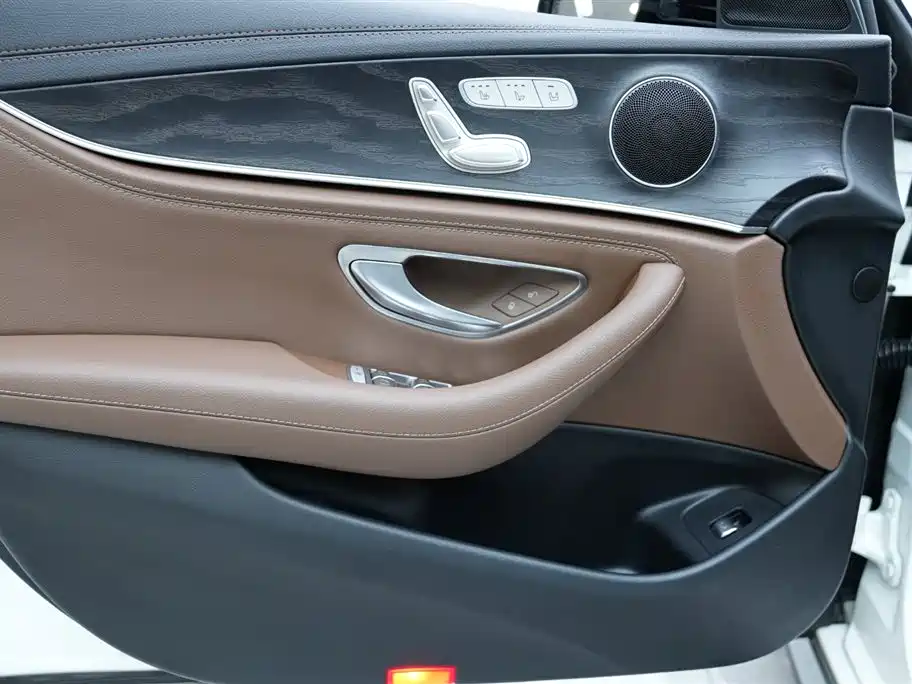 Mercedes-Benz Mercedes-Benz E-Class 2022 E 260 L Sport 2022 - thumbnail 17