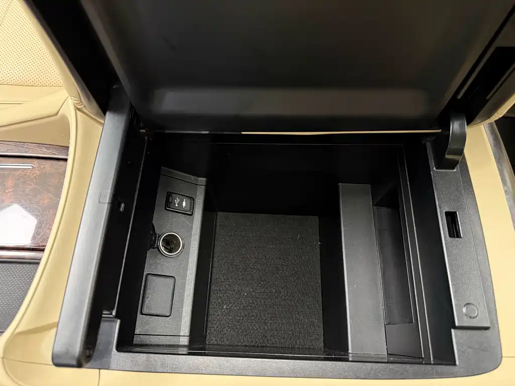 Toyota Toyota Alphard 2019 Dual Engine 2.5L Luxury Version 2019 - thumbnail 9