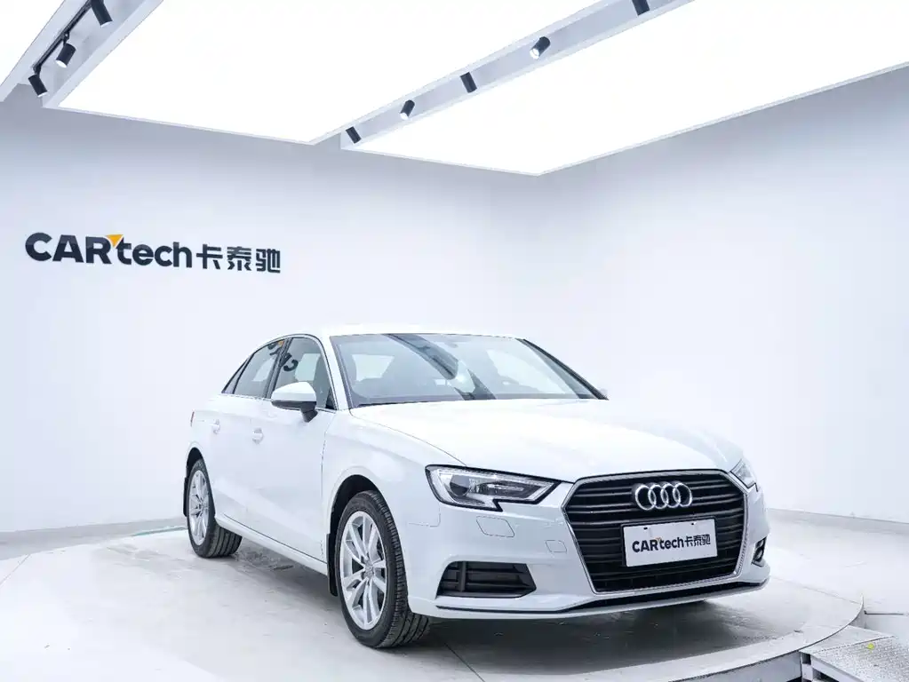 Audi Audi A3 2018 30th Anniversary Edition Limousine 35 TFSI Progressive 2018 - thumbnail 3