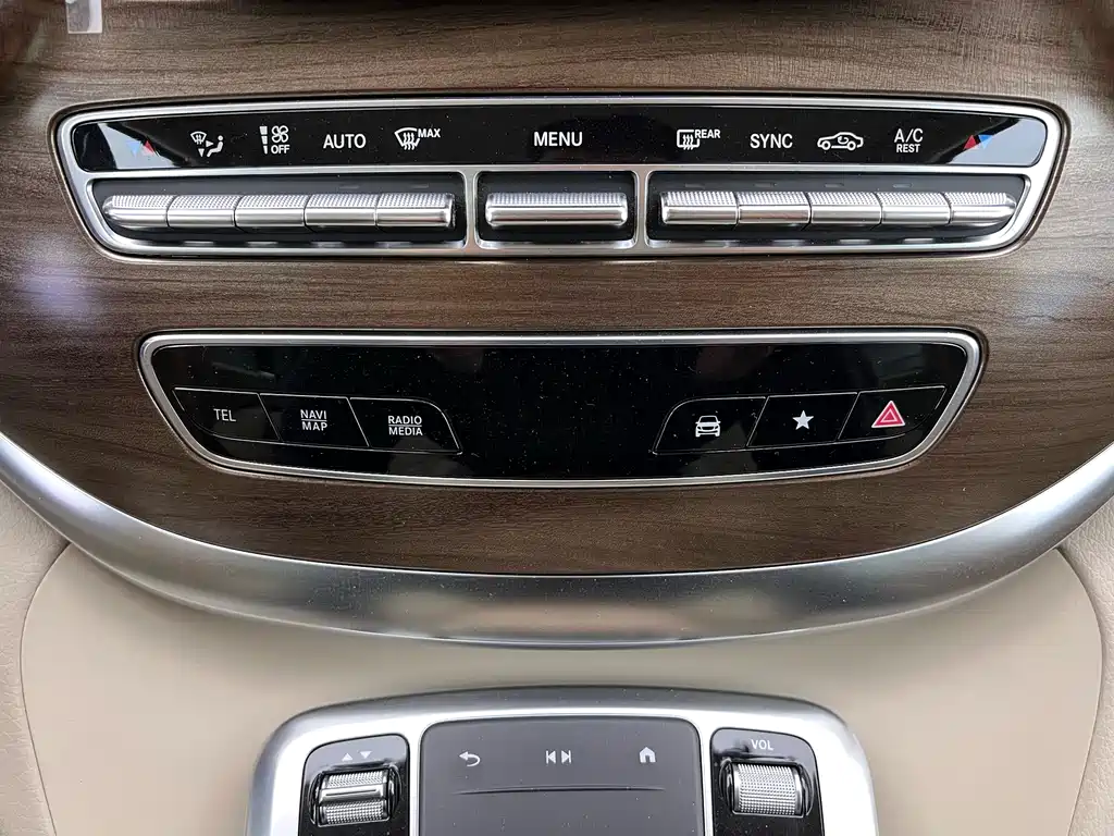 Mercedes-Benz Mercedes-Benz V-Class 2021 V 260 L Long Wheelbase Luxury Edition 2023 - thumbnail 23