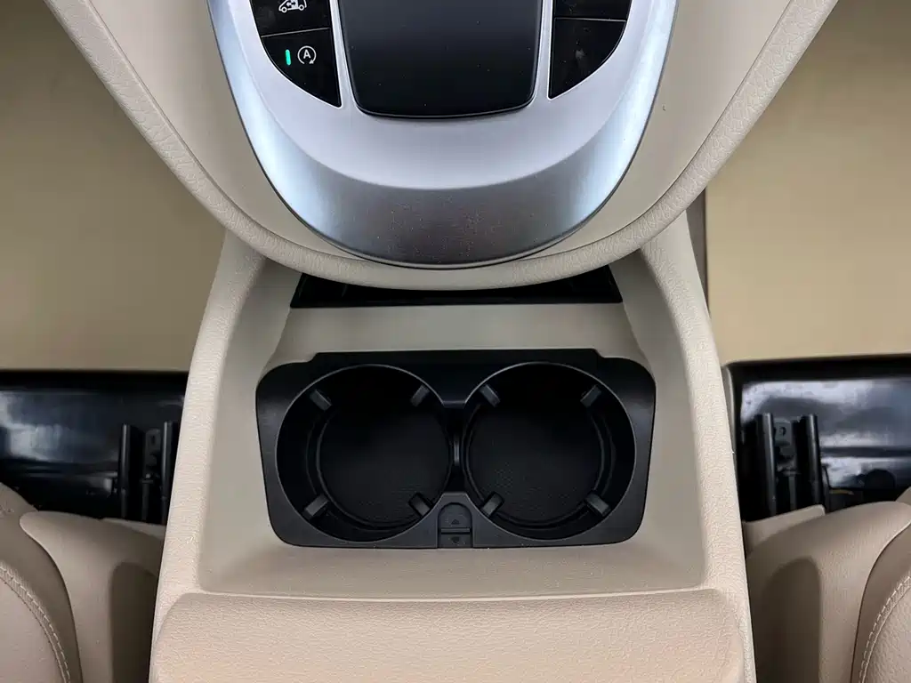 Mercedes-Benz Mercedes-Benz V-Class 2021 V 260 L Long Wheelbase Luxury Edition 2023 - thumbnail 25