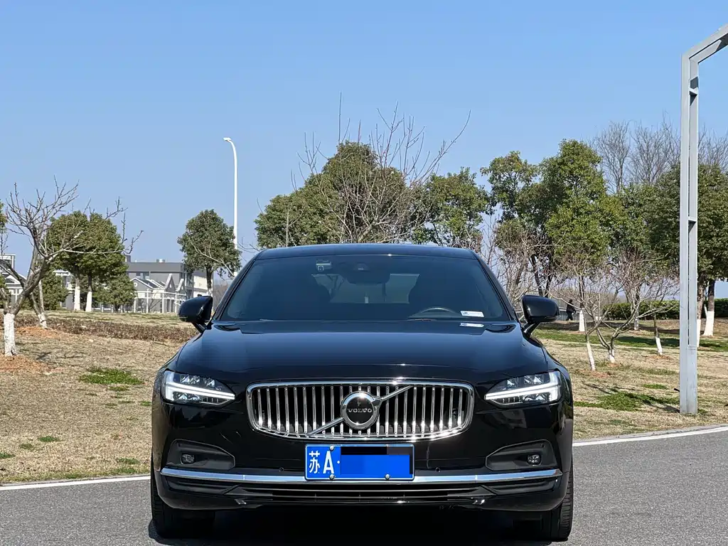 Volvo Volvo S90 2021 B5 Momentum Luxury Edition 2021 - thumbnail 2