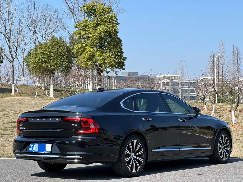 Volvo Volvo S90 2021 B5 Momentum Luxury Edition 2021 - thumbnail 5