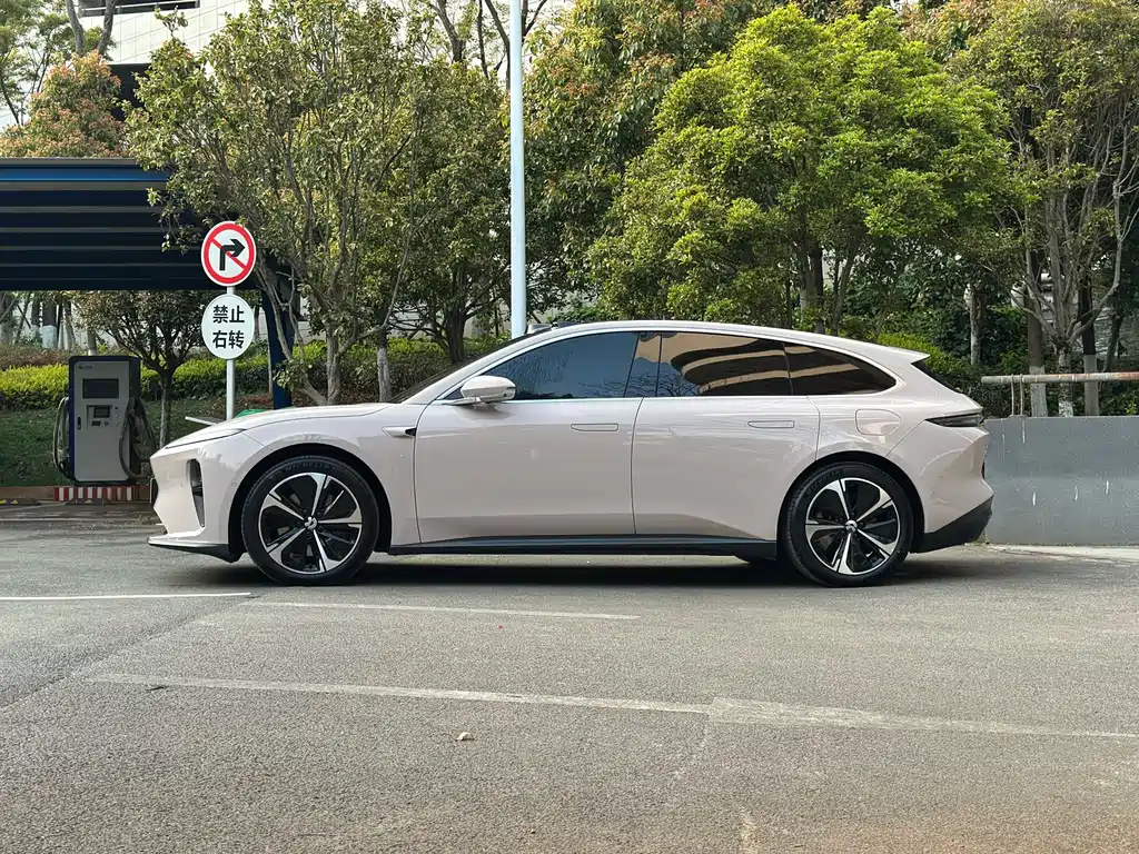 NIO NIO ET5T 2023 75kWh Touring 2023 - thumbnail 3