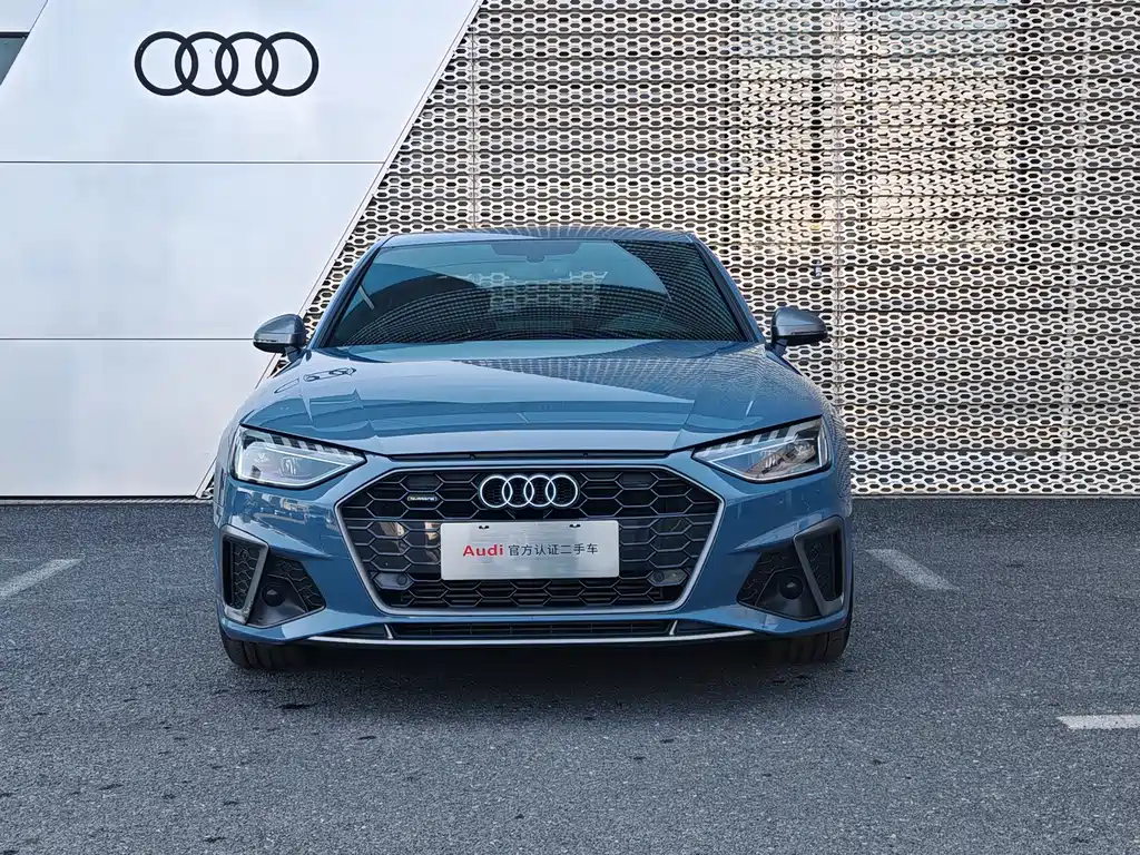 Audi Audi A4L 2022 40 TFSI quattro RS Sport Package 2022 - thumbnail 2