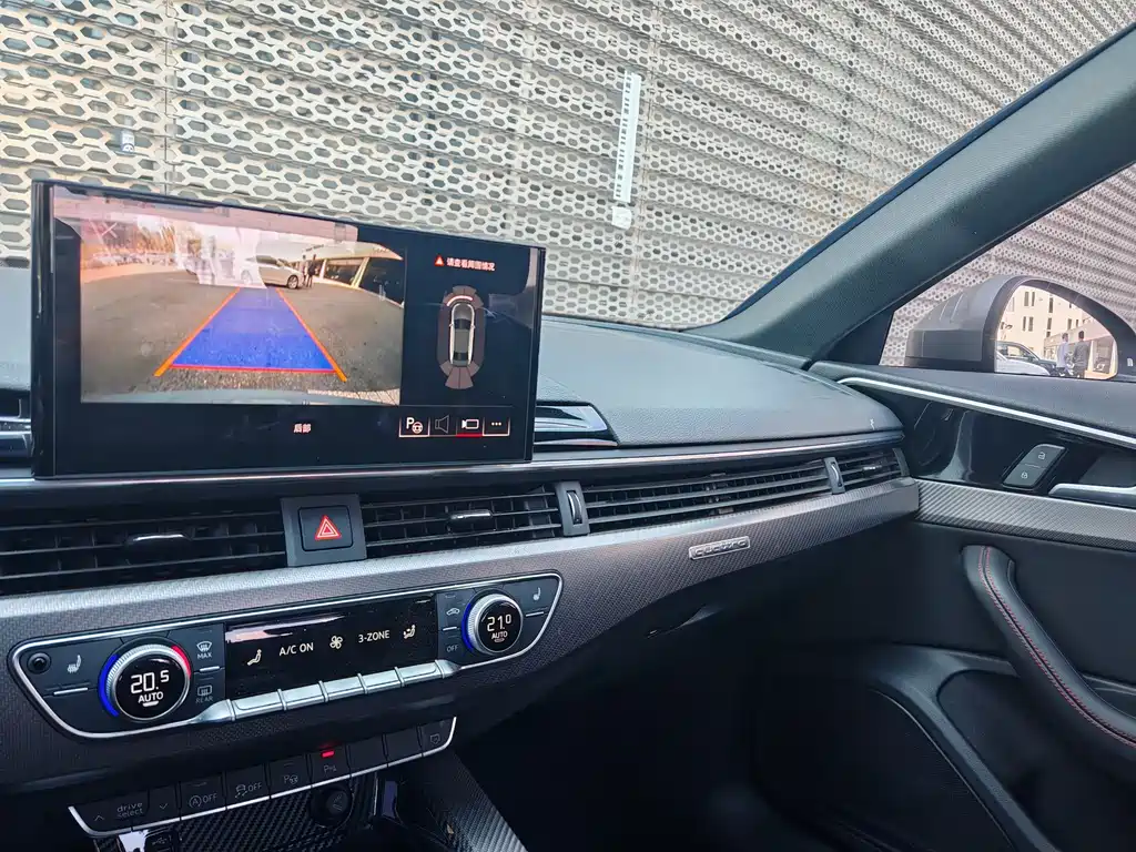 Audi Audi A4L 2022 40 TFSI quattro RS Sport Package 2022 - thumbnail 7