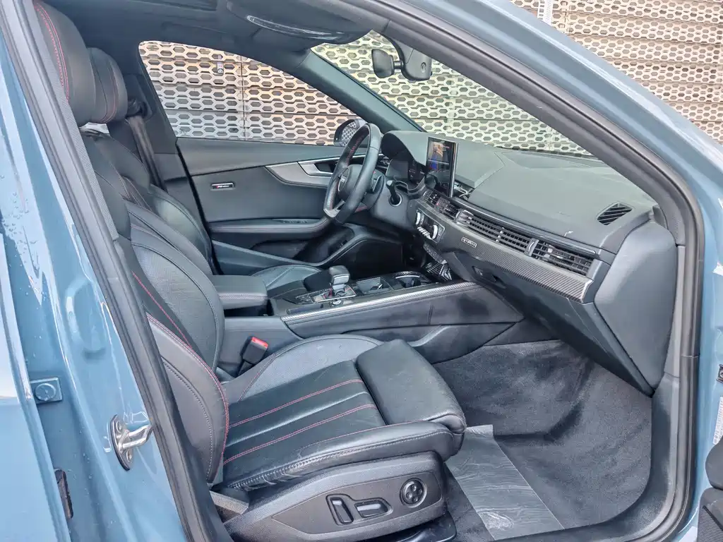 Audi Audi A4L 2022 40 TFSI quattro RS Sport Package 2022 - thumbnail 10