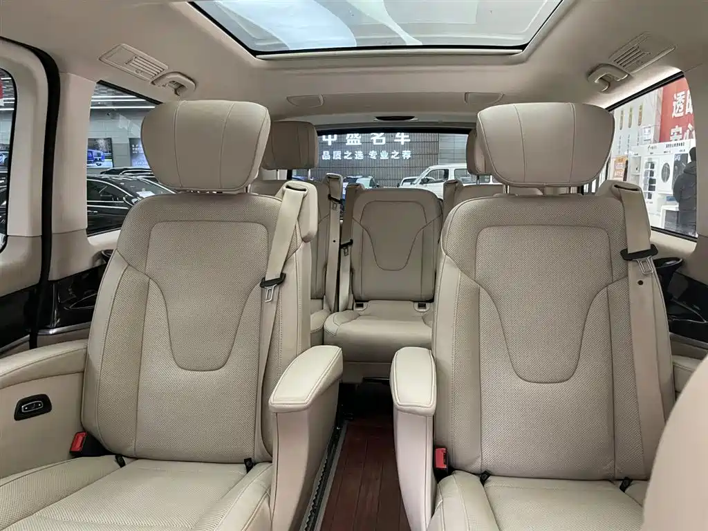 Mercedes-Benz Mercedes-Benz V-Class 2018 V 260 L Exclusive Long Wheelbase Edition Euro VI 2019 - thumbnail 13