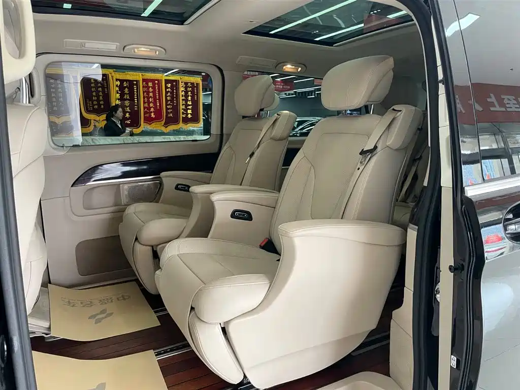 Mercedes-Benz Mercedes-Benz V-Class 2018 V 260 L Exclusive Long Wheelbase Edition Euro VI 2019 - thumbnail 14
