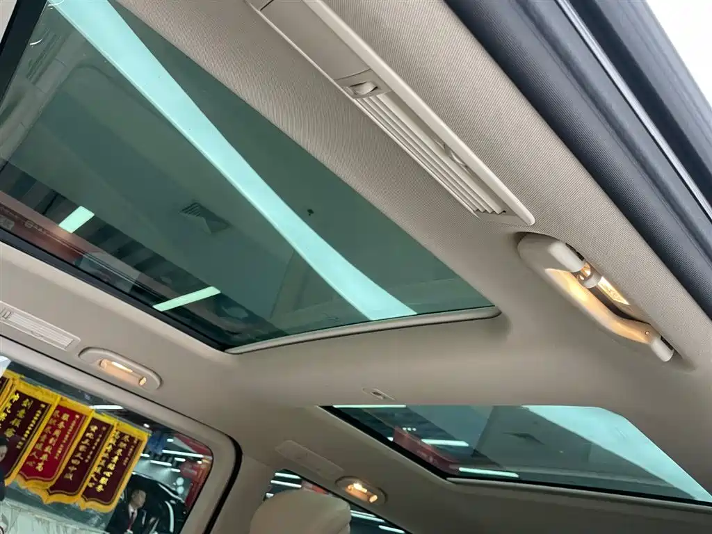 Mercedes-Benz Mercedes-Benz V-Class 2018 V 260 L Exclusive Long Wheelbase Edition Euro VI 2019 - thumbnail 15