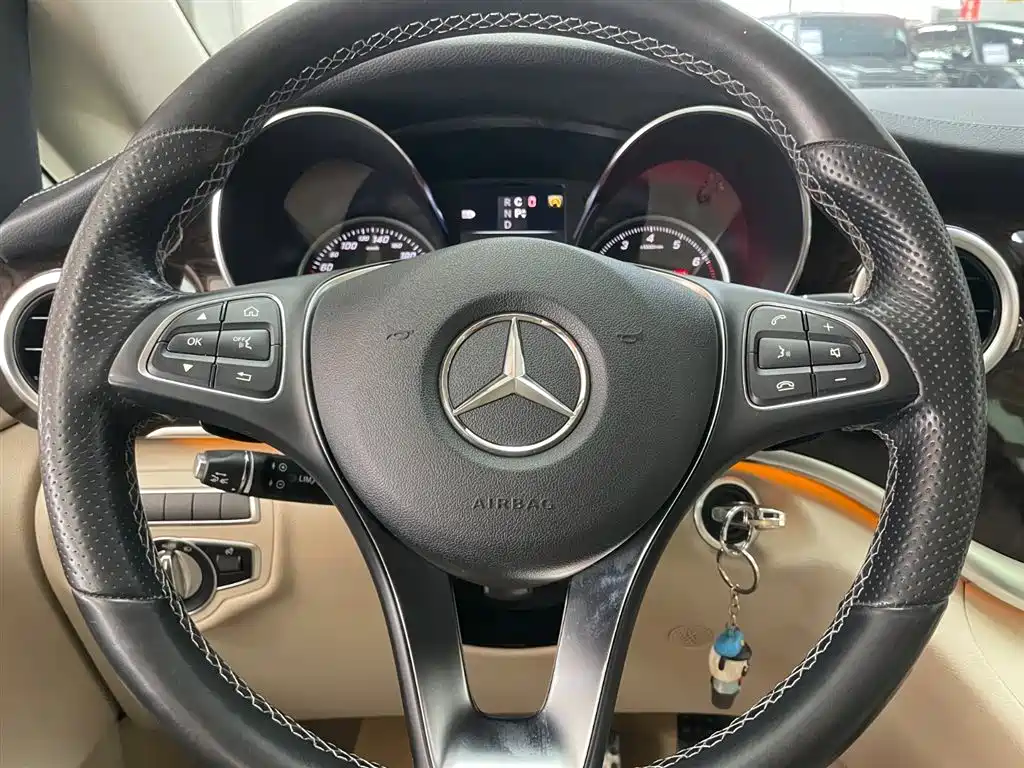 Mercedes-Benz Mercedes-Benz V-Class 2018 V 260 L Exclusive Long Wheelbase Edition Euro VI 2019 - thumbnail 17