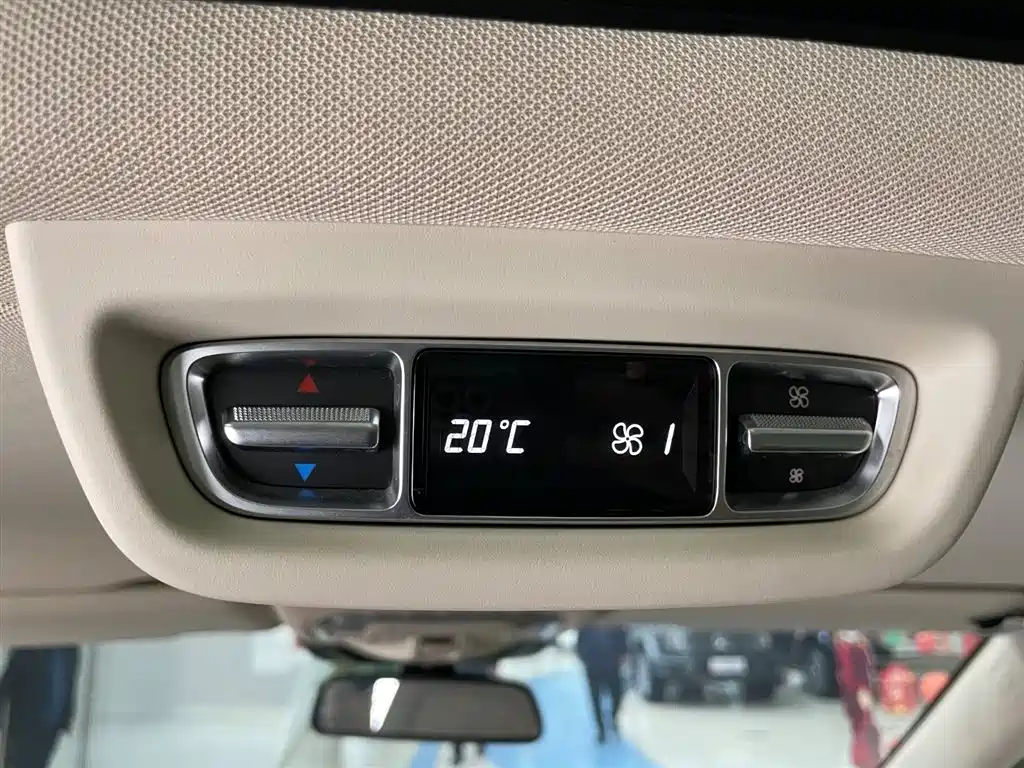 Mercedes-Benz Mercedes-Benz V-Class 2018 V 260 L Exclusive Long Wheelbase Edition Euro VI 2019 - thumbnail 19