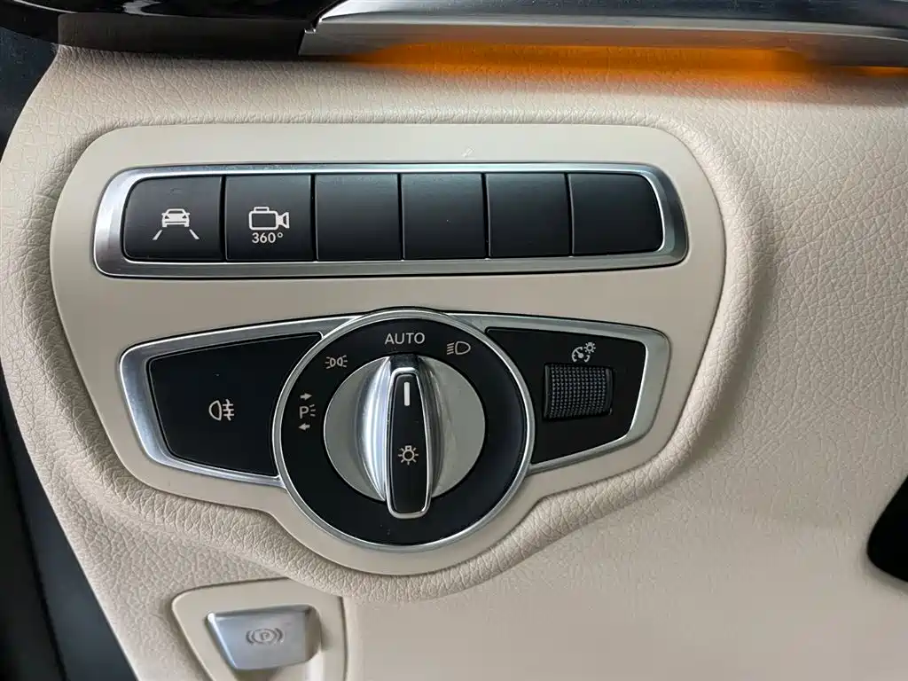 Mercedes-Benz Mercedes-Benz V-Class 2018 V 260 L Exclusive Long Wheelbase Edition Euro VI 2019 - thumbnail 24