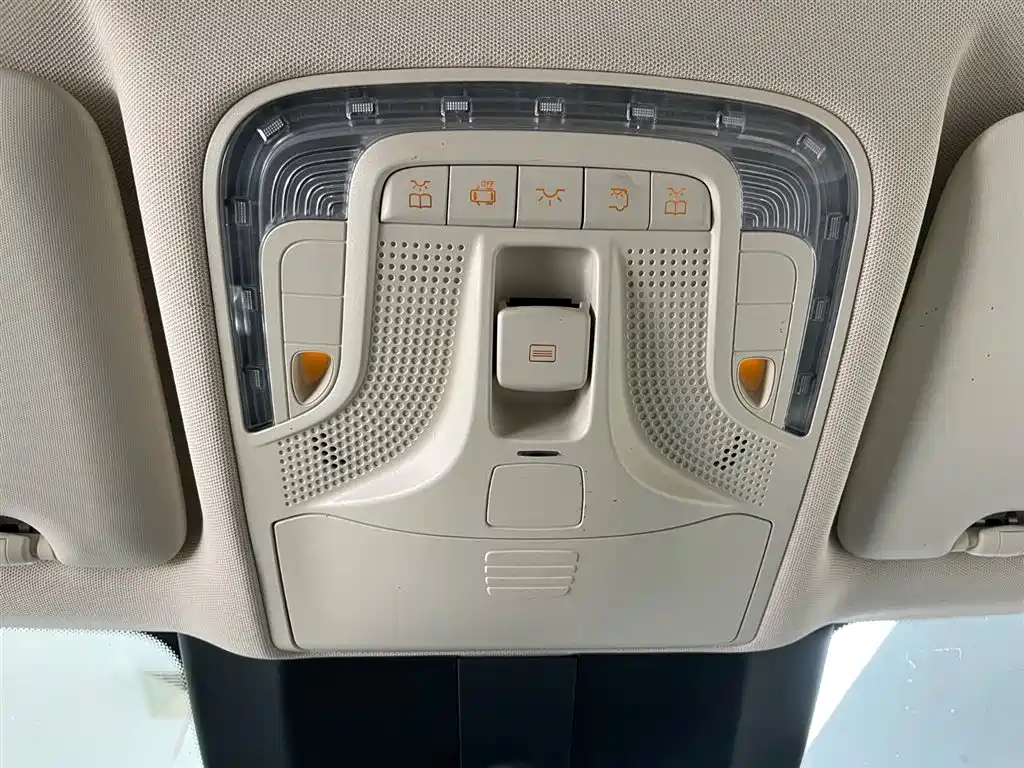 Mercedes-Benz Mercedes-Benz V-Class 2018 V 260 L Exclusive Long Wheelbase Edition Euro VI 2019 - thumbnail 30