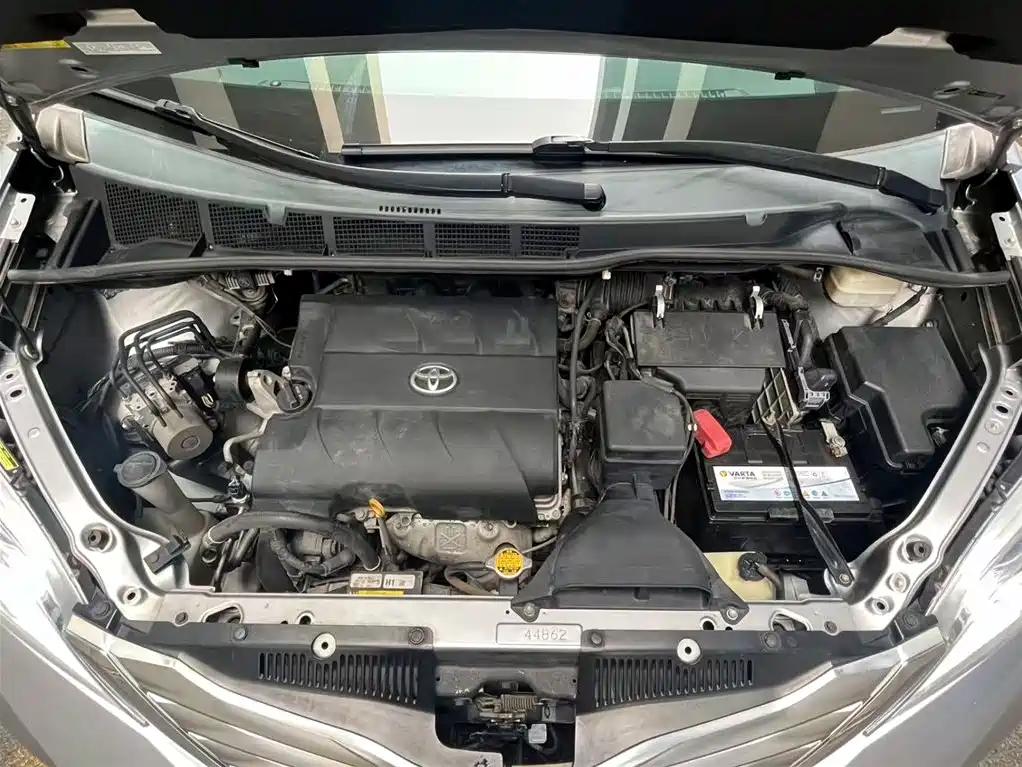 Toyota Toyota Sienna 2011 3.5L AWD Automatic 2012 - thumbnail 6