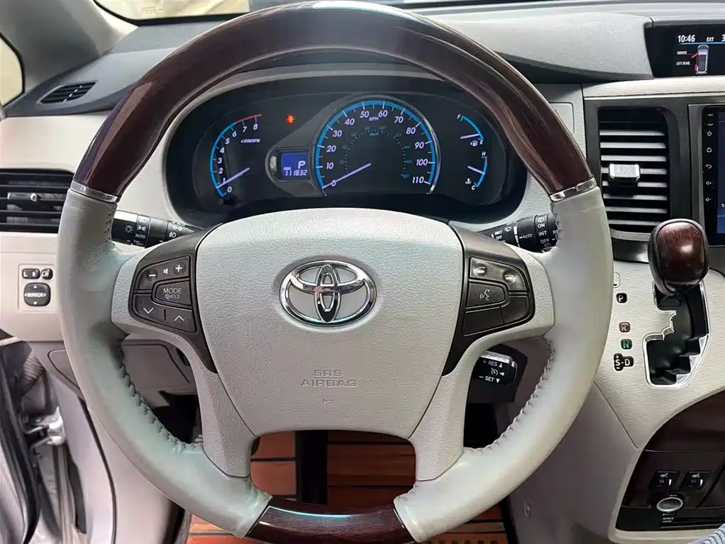 Toyota Toyota Sienna 2011 3.5L AWD Automatic 2012 - thumbnail 12