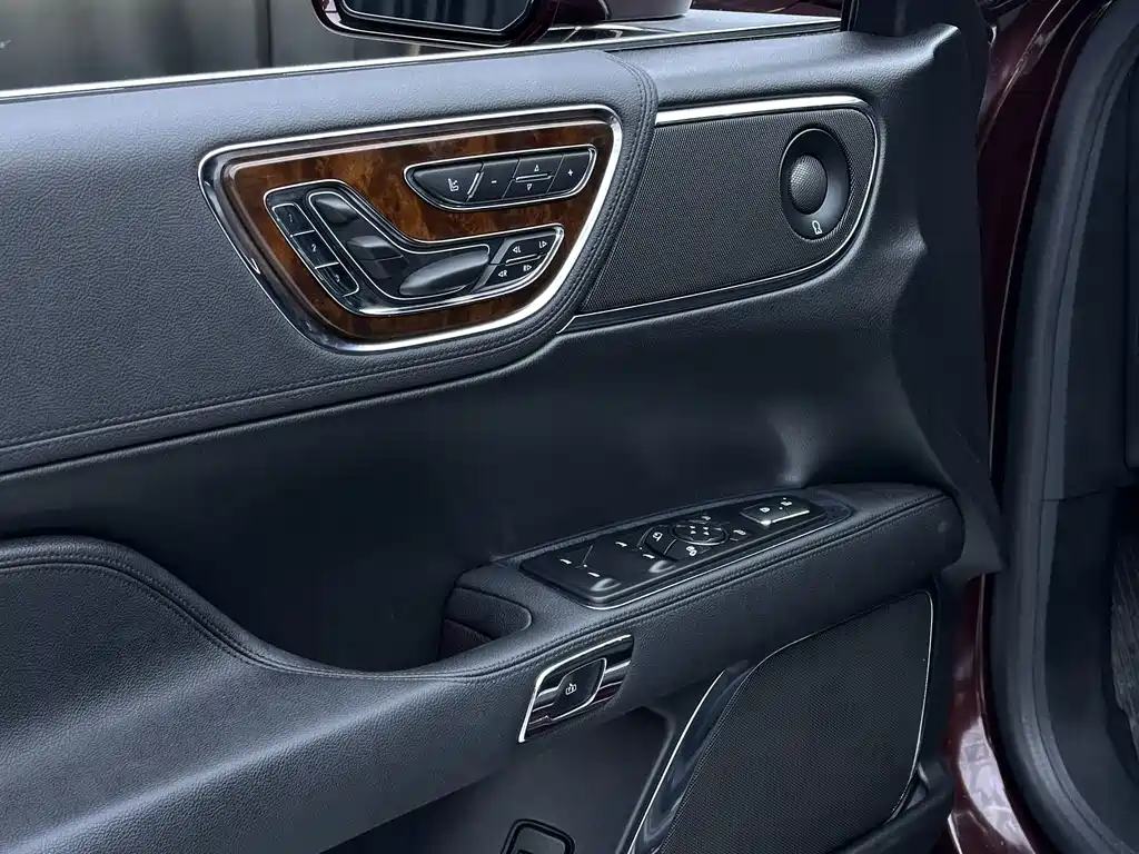 Lincoln Lincoln Continental 2018 2.0T FWD Select Version 2018 - thumbnail 3