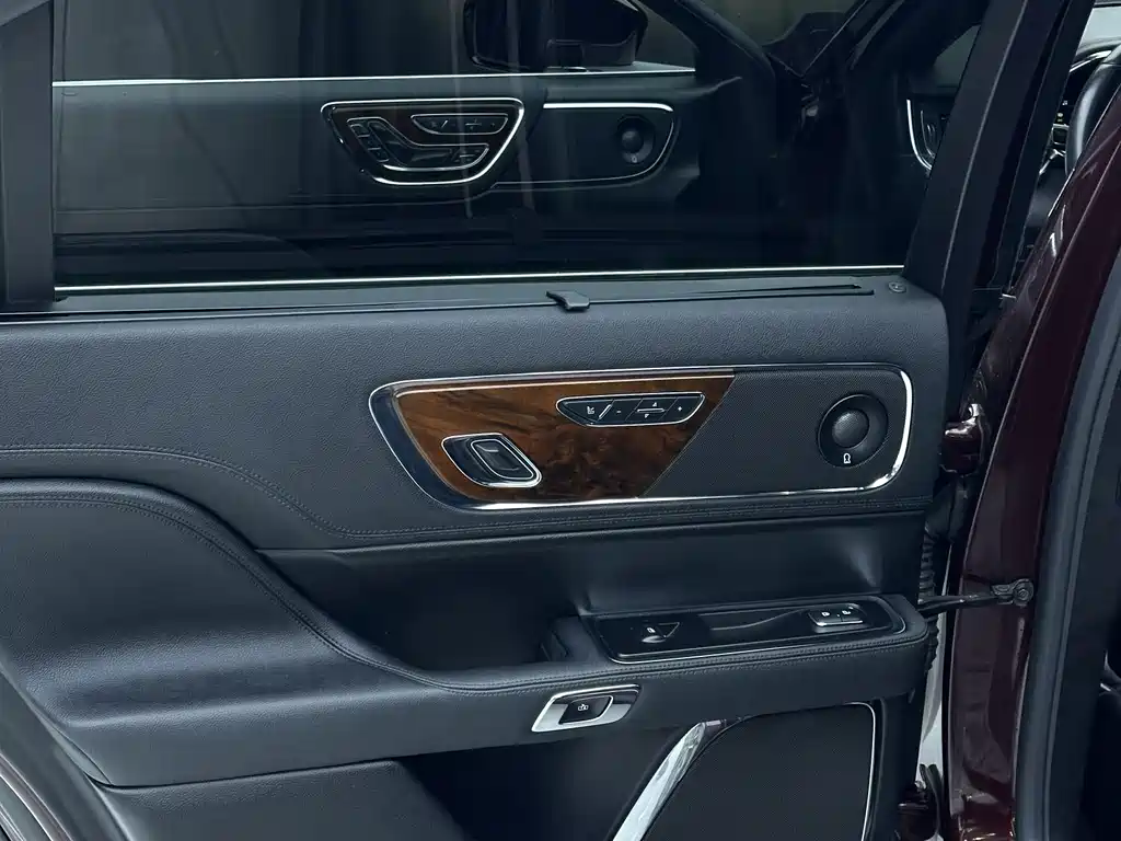 Lincoln Lincoln Continental 2018 2.0T FWD Select Version 2018 - thumbnail 12