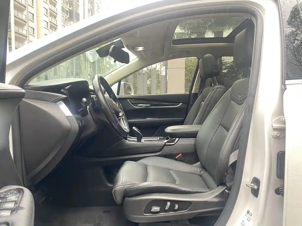 Cadillac Cadillac XT5 2017 Anniversary Edition 28T AWD Luxury 2017 - thumbnail 5