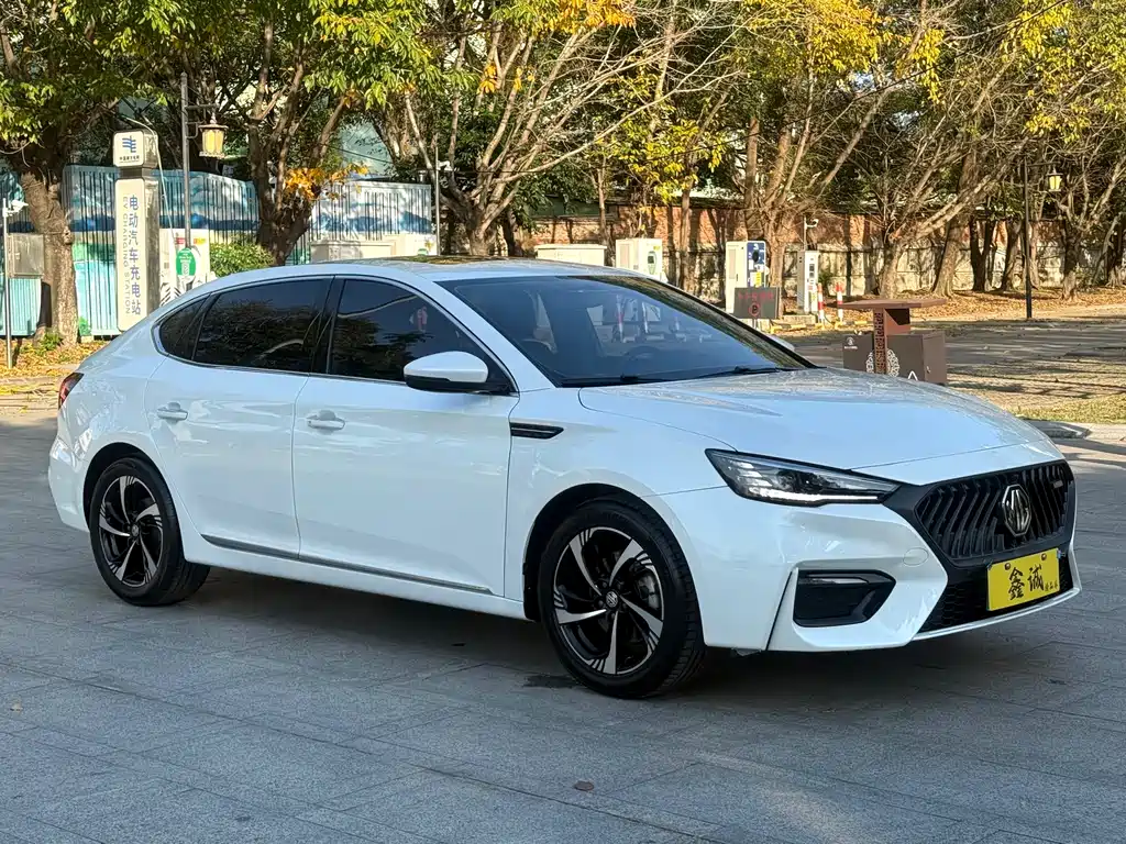 MG MG6 2020 1.5T Automatic Luxury Edition 2021 - thumbnail 2