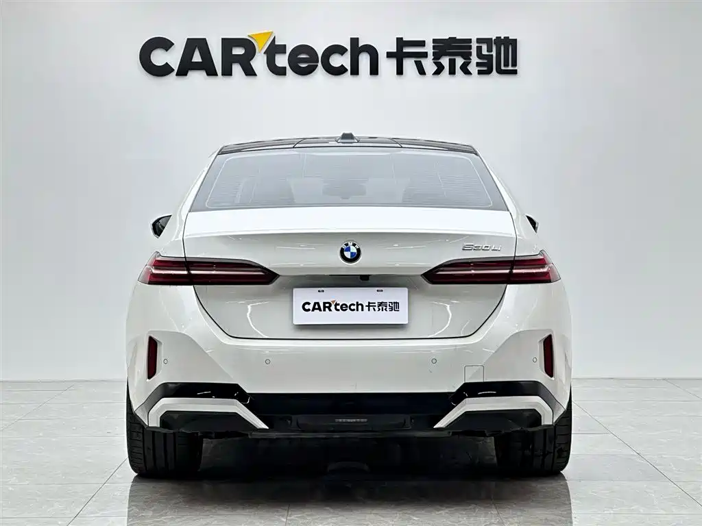 BMW BMW 5 Series 2024 530Li Premium M Sport Package 2024 - thumbnail 4