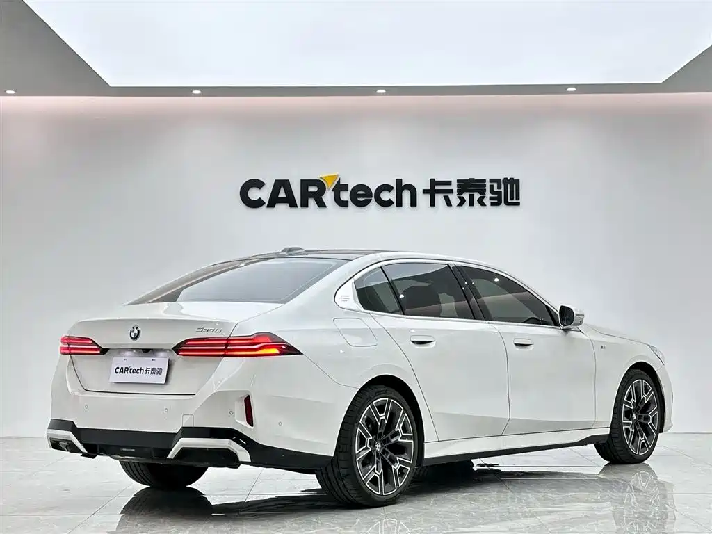 BMW BMW 5 Series 2024 530Li Premium M Sport Package 2024 - thumbnail 5