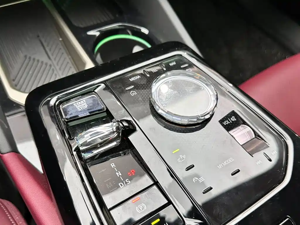 BMW BMW 5 Series 2024 530Li Premium M Sport Package 2024 - thumbnail 16