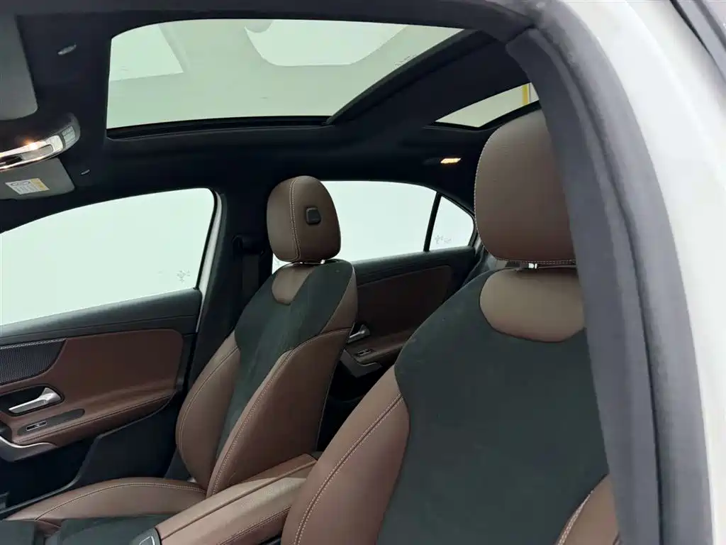 Mercedes-Benz Mercedes-Benz A-Class 2020 A 200 L Sport Sedan 2020 - thumbnail 16