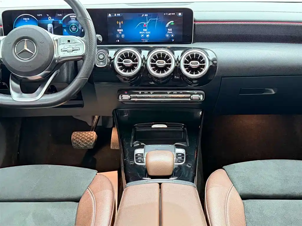 Mercedes-Benz Mercedes-Benz A-Class 2020 A 200 L Sport Sedan 2020 - thumbnail 26