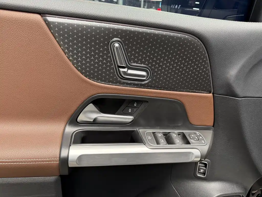 Mercedes-Benz Mercedes-Benz GLB 2024 Model Year Facelift GLB 220 AMG Line 2024 - thumbnail 16